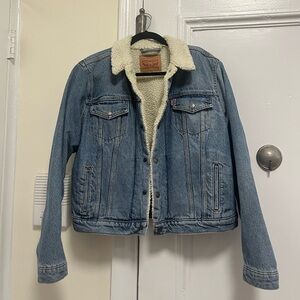 LEVIS SHERPA LINED JEAN JACKET